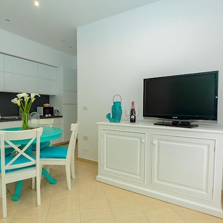 Holiday House Solemare Орикум Экстерьер фото