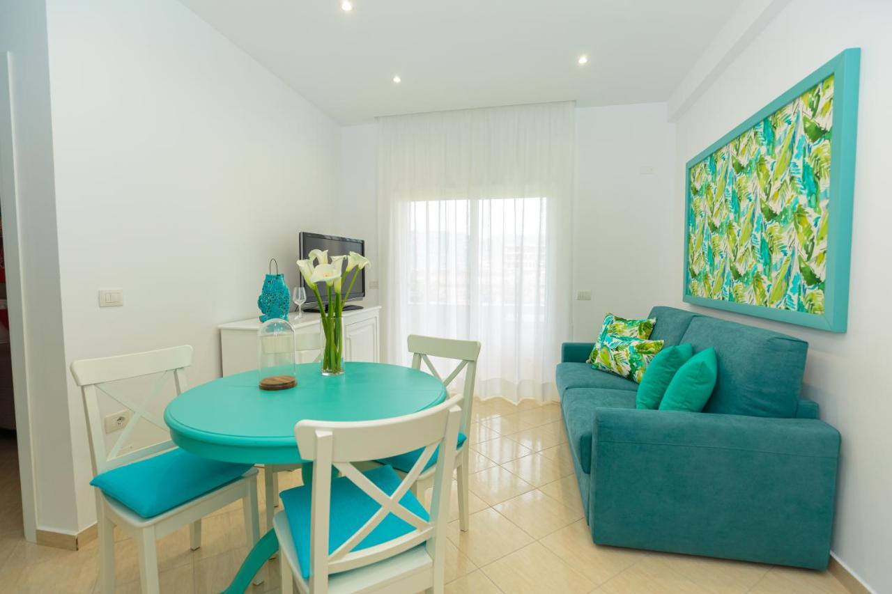 Holiday House Solemare Орикум Экстерьер фото