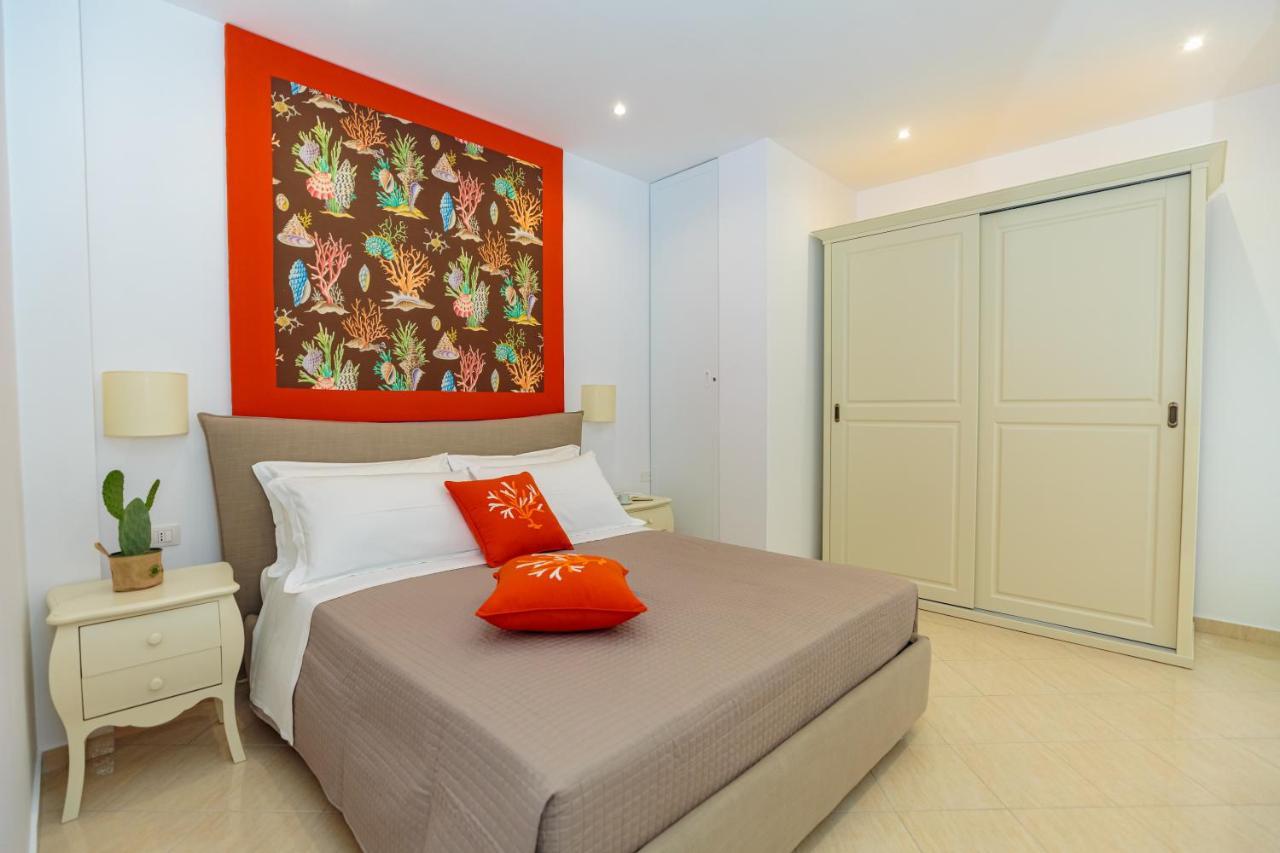 Holiday House Solemare Орикум Экстерьер фото