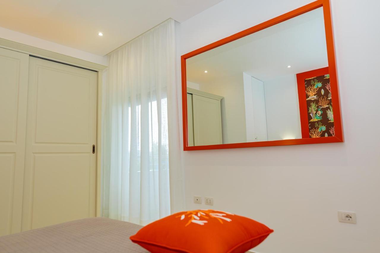 Holiday House Solemare Орикум Экстерьер фото