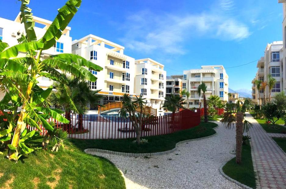 Holiday House Solemare Орикум Экстерьер фото